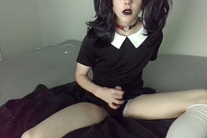 Trans goth girl uses vibrating wand...